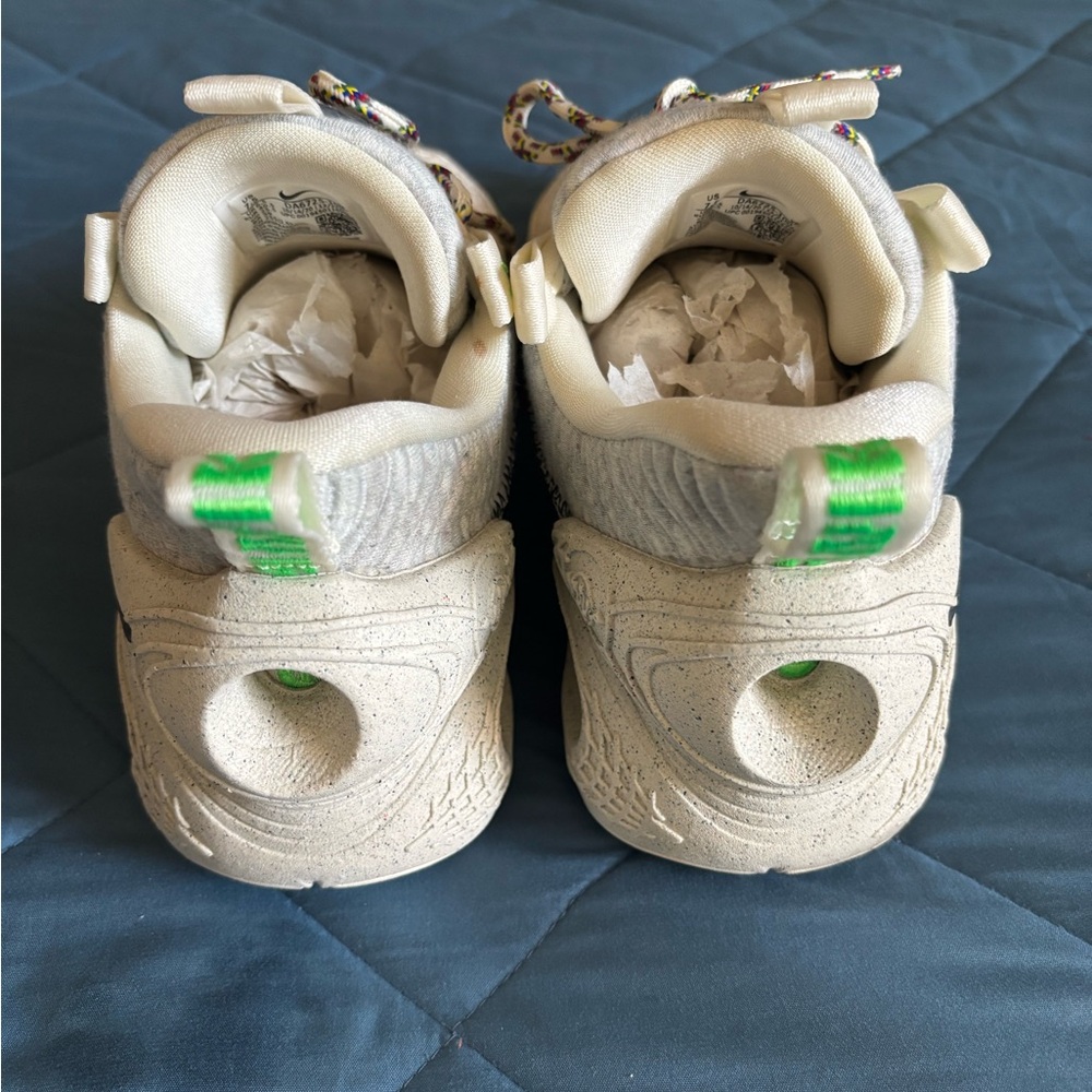 Nike Cosmic Unity . Cream and Black Eco-Friendly Sneakers. 7.5 - Picture 3 of 10